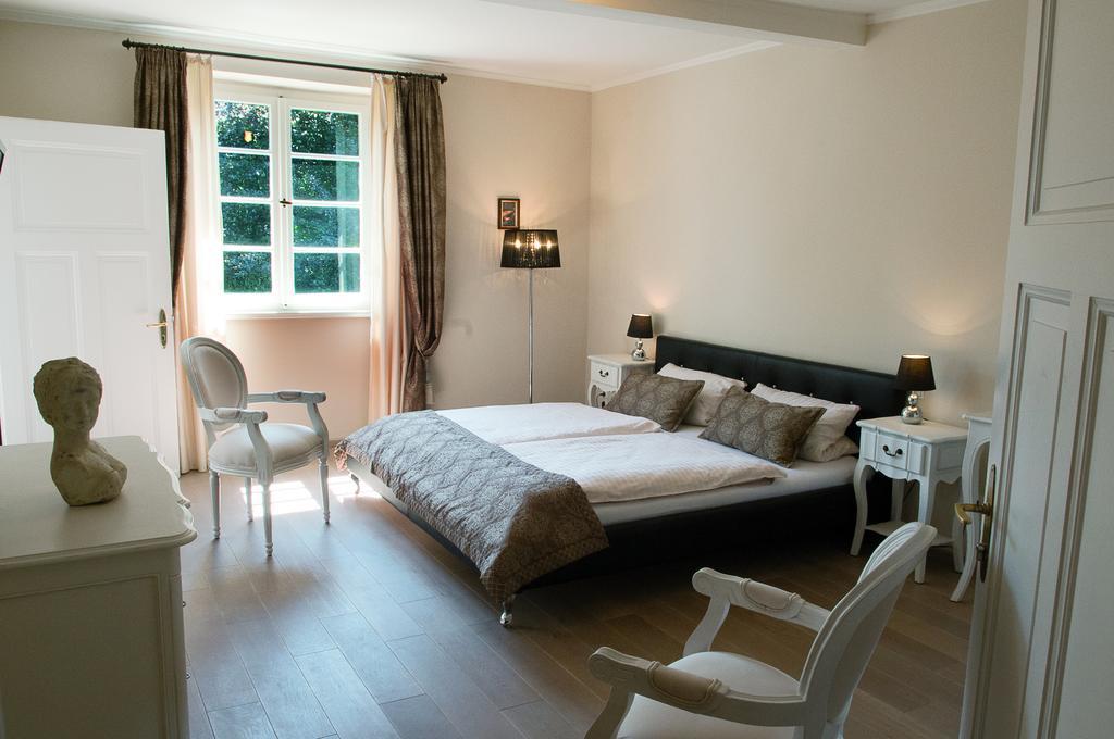 Hotel Karolingerhof Kröv Esterno foto